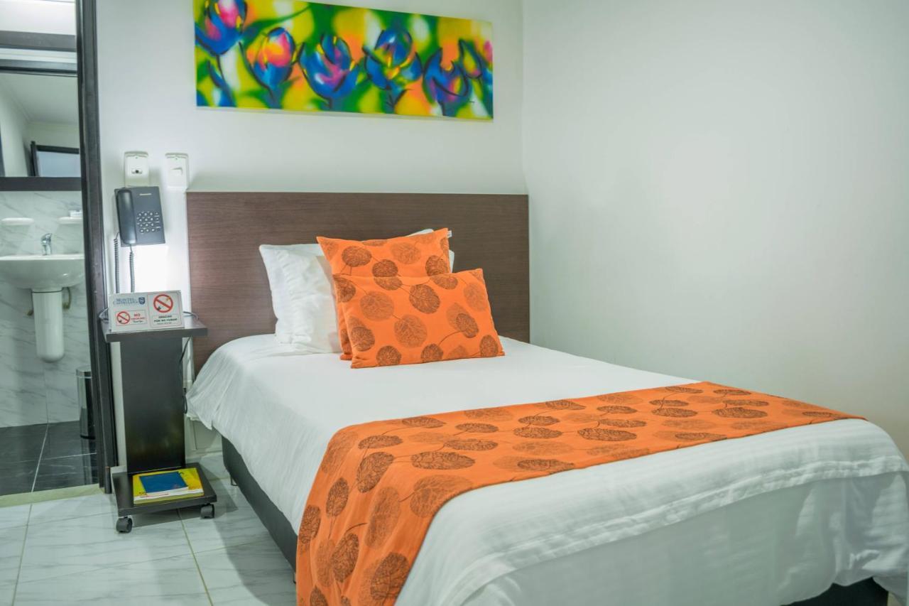 Hotel Montes De La Castellana Armenia  Eksteriør bilde